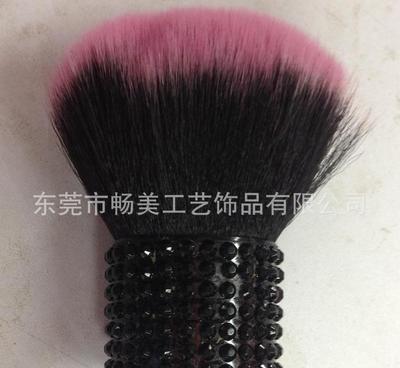 璀璨工艺，点亮生活 东莞工厂一站式贴钻服务，打造个性化时尚单品